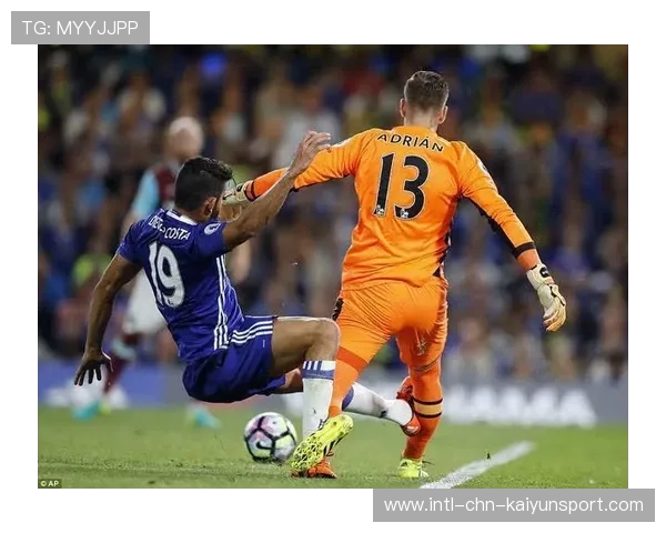 迪巴拉禁区前沿贴地斩入网,罗马一脚写意 迪巴拉禁区前沿贴地斩入网,罗马一脚写意